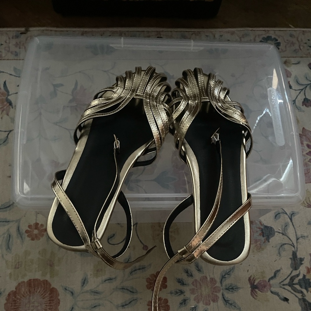 Gold Strappy Flat sandals that offer  exceptional support and comfort.